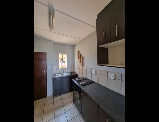 2 BEDROOM APARTMENT FOR SALE IN DAWN PARK